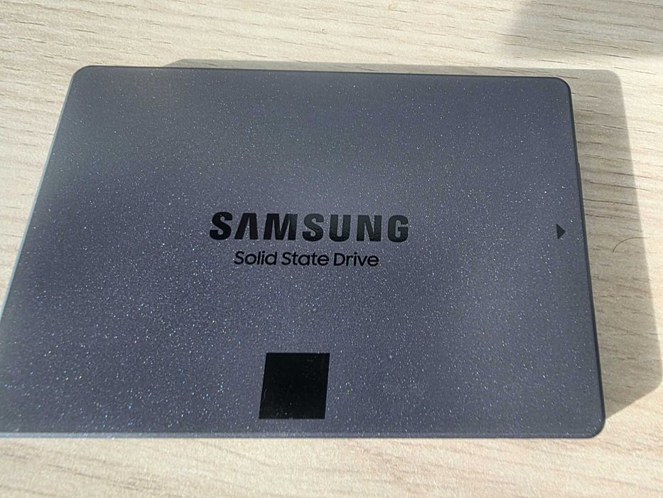 SSDSAMSUNG 860 QVO, 1TB, SATA3, 2.5", MZ-76Q1T0