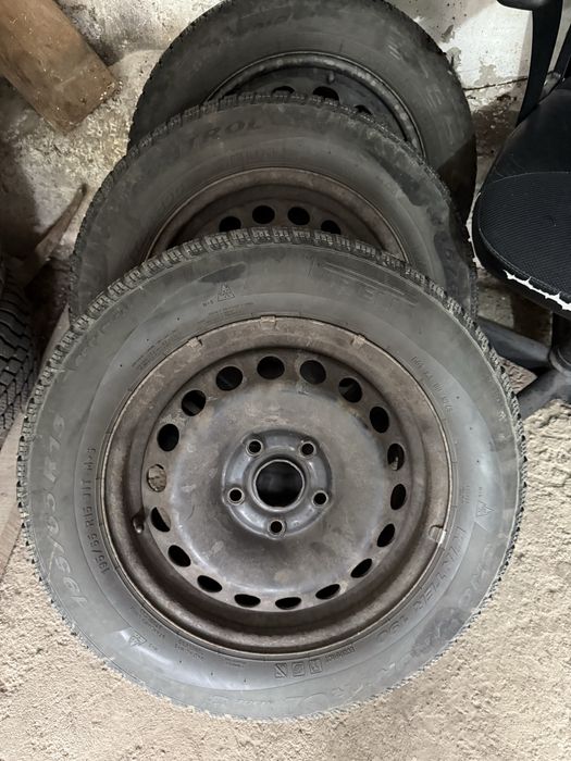 Anvelope 195 65 R15 de iarna
