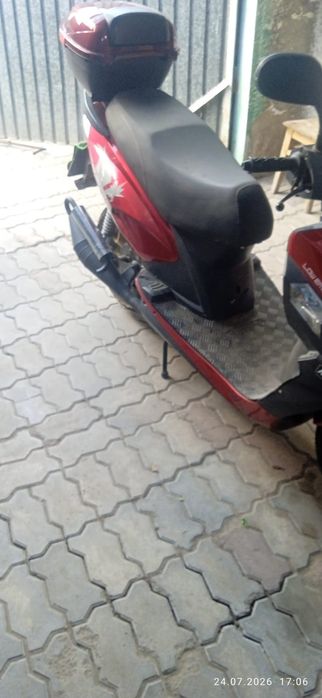 Продам скутер "Racer"