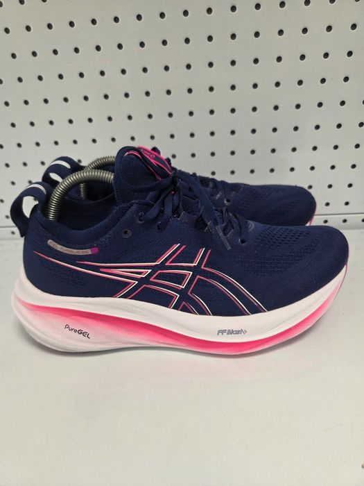 Оригинални дамски маратонки- Asics Gel Nimbus 26
