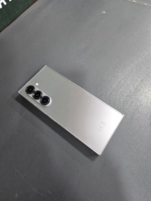 Samsung Fold 6, в добро състояние