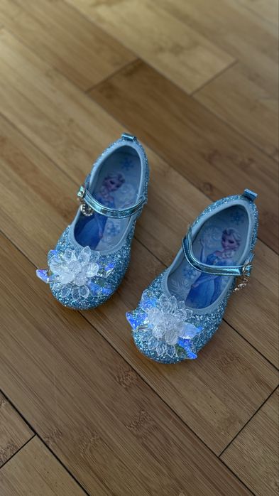 Продам туфельки принцессы