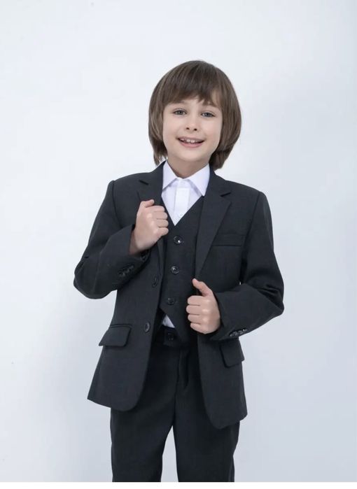 Продам костюм для мальчика