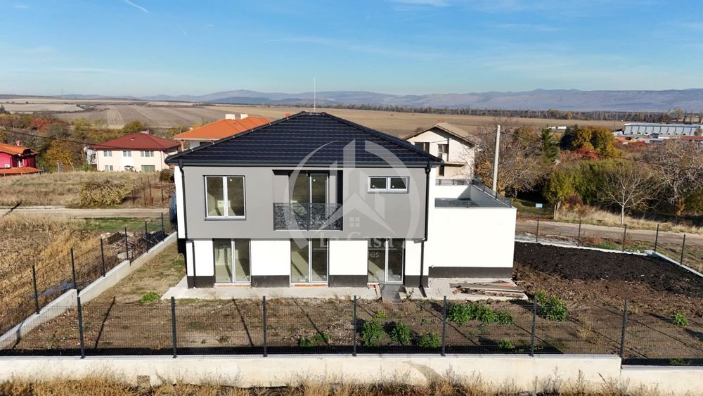 Продава се Къща в с. Хераково, Област София-област - 254 кв.м за 733 €/кв.м - Снимка #1