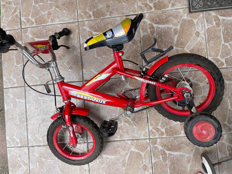 Vând bicicleta de copii