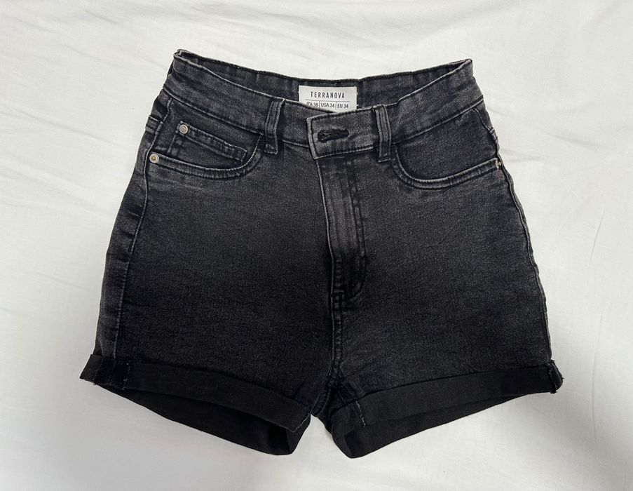 Pantaloni scurți negri mărime XS