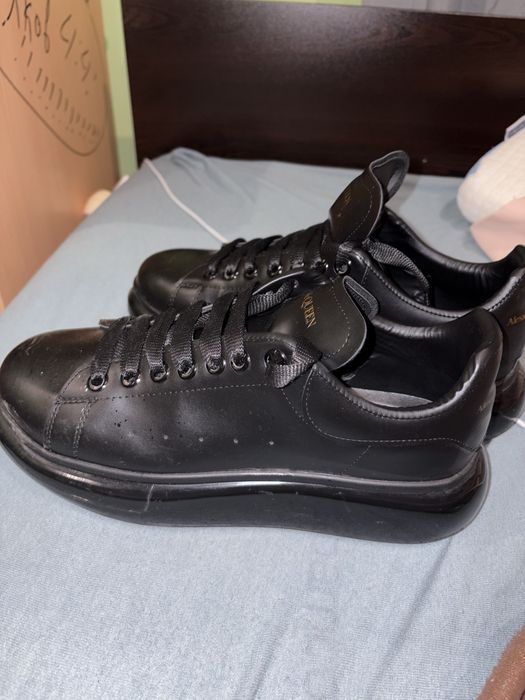 Alexander McQueen full black Sneakers