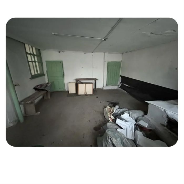 Продам дом в общем дворе.