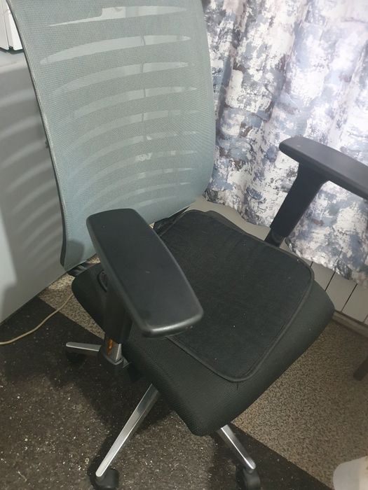 Продаю офисное  кресло