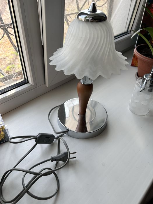 Светильник настольный