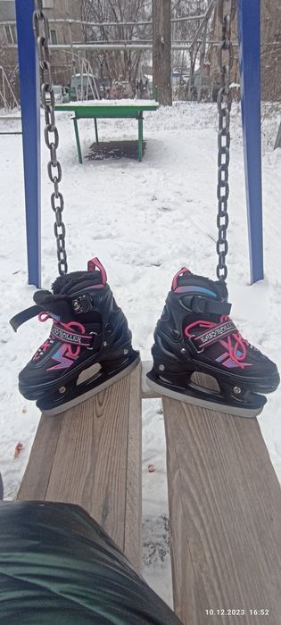 Продам детские коньки