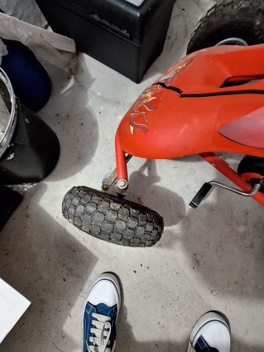 Kart pedale cadru metalic,scaun reglabil 2 poziții (6-12ani