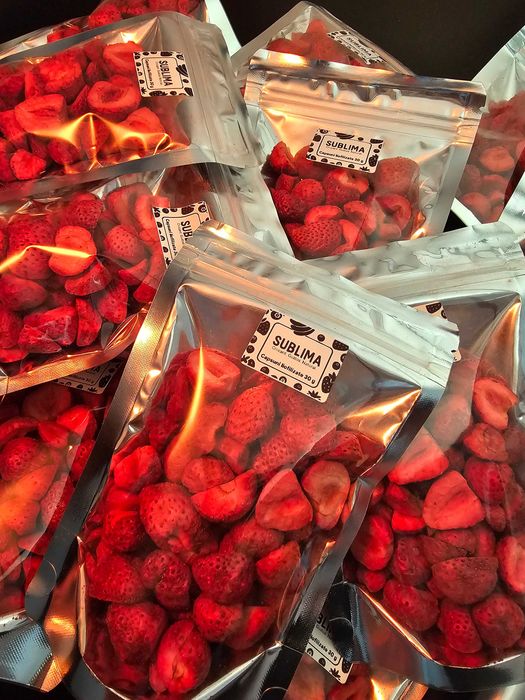 Capsuni liofilizate 30 g – gustare ușoară pentru camping și drumeții