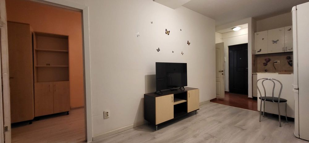 Inchiriez apartament Uta la parter