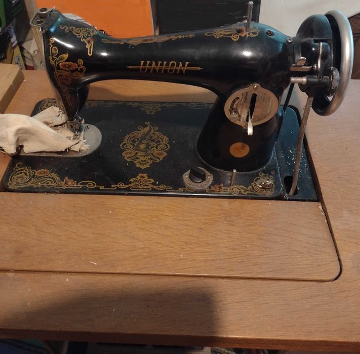 Стара крачна шевна машина - 2 броя