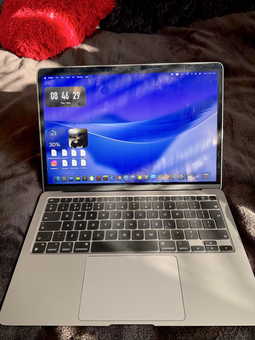 Macbook Air 2020 M1 chip