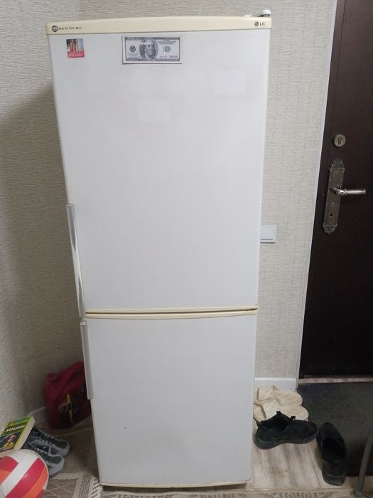 Продается холодильник LG GC 299V в хорошем состоянии.