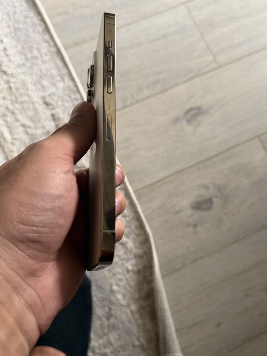 Iphone 14 pro max gold
