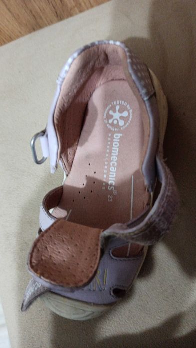 Продам сандалии Biomecanics для девочки