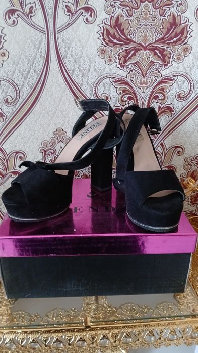 Продам мишку и обуви