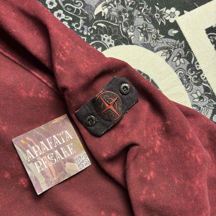 Stone island off dye