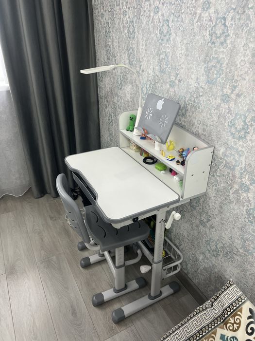 Растущий стол и стул