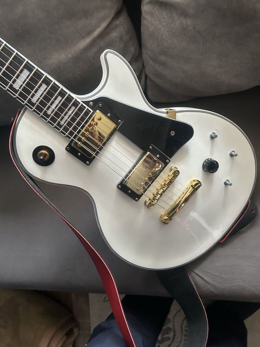 Продам электрогитару Gibson