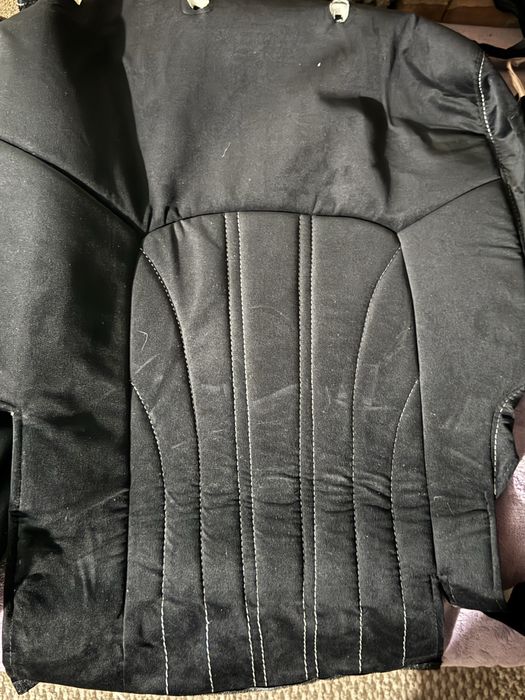 Чехлы на Land Cruiser 200