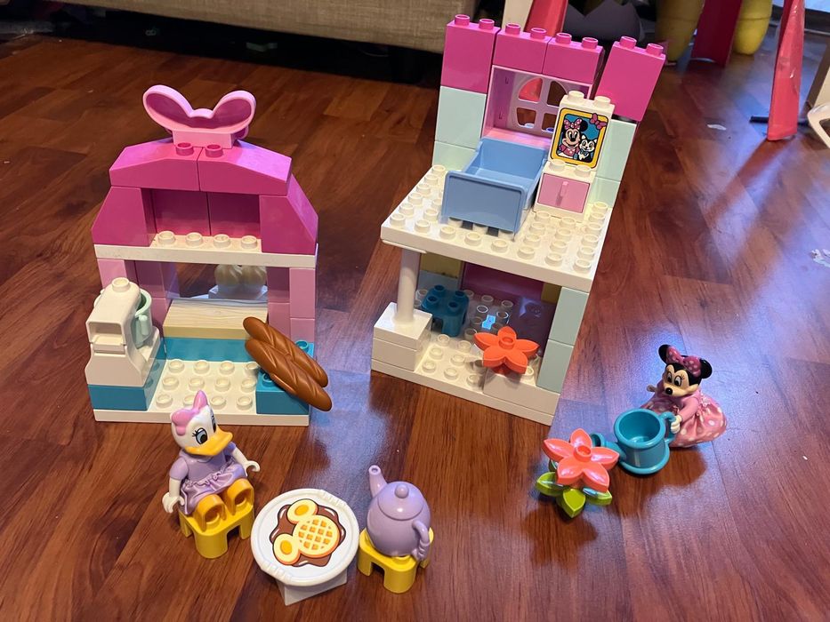LEGO DUPLO Disney Minnie's House and Café 10942