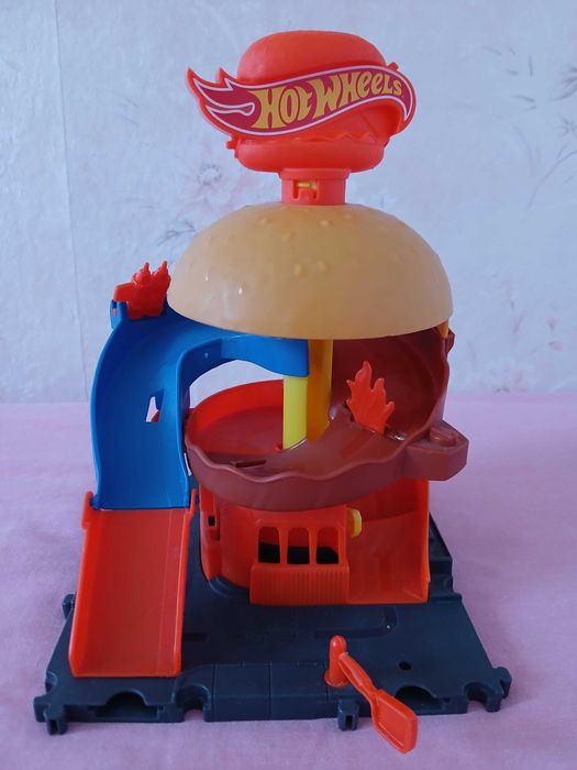 Hot wheels писта