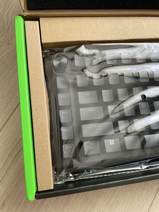 Razer BlackWidow V4 Pro - noua, sigilata