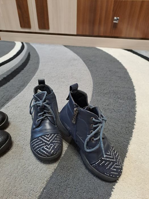 Обувь на девочек.