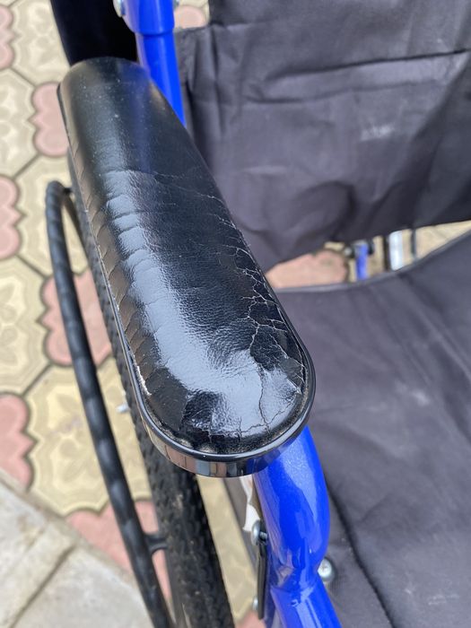 Продам инвалидную коляску