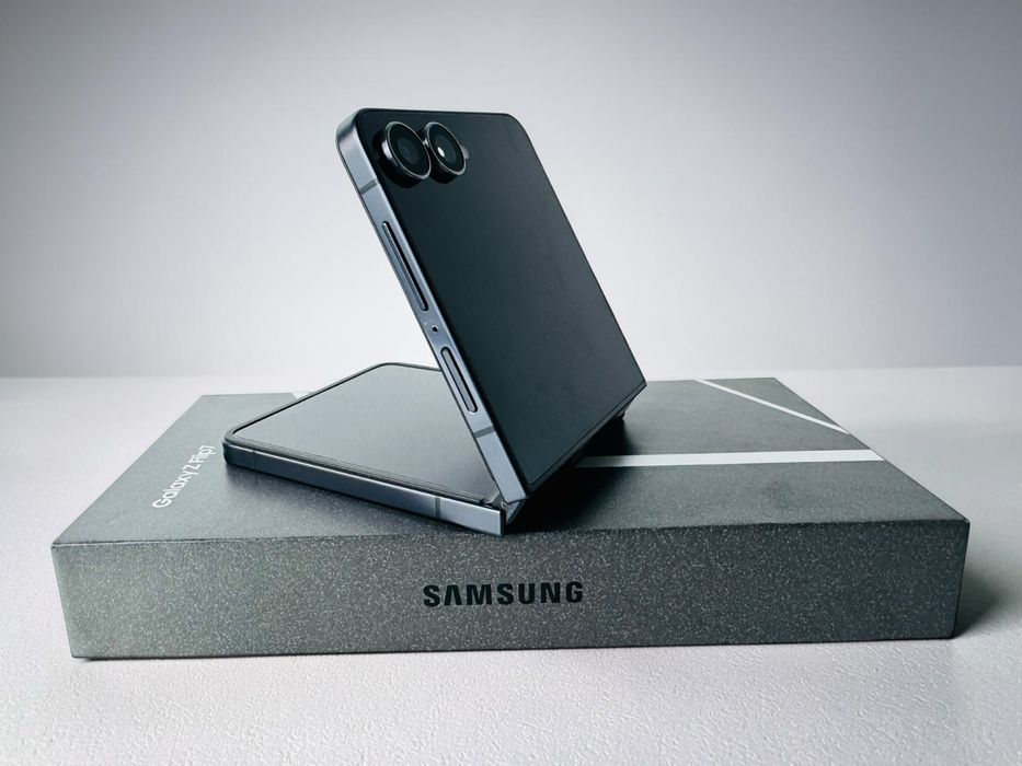 Samsung Galaxy Z Flip 7 5G 256GB 12RAM Jet Black 100% Батерия