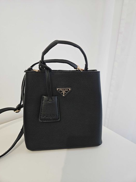 Geanta Prada,noua