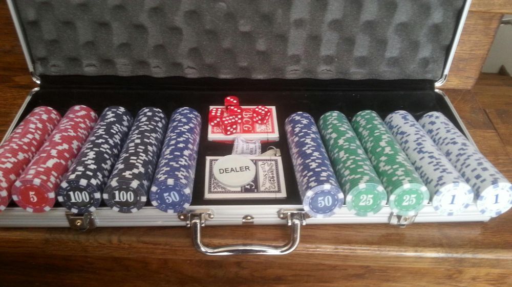 Set poker jetoane imprimate. 500 jetoane cazinou 11g. Cutie Al. Nou!