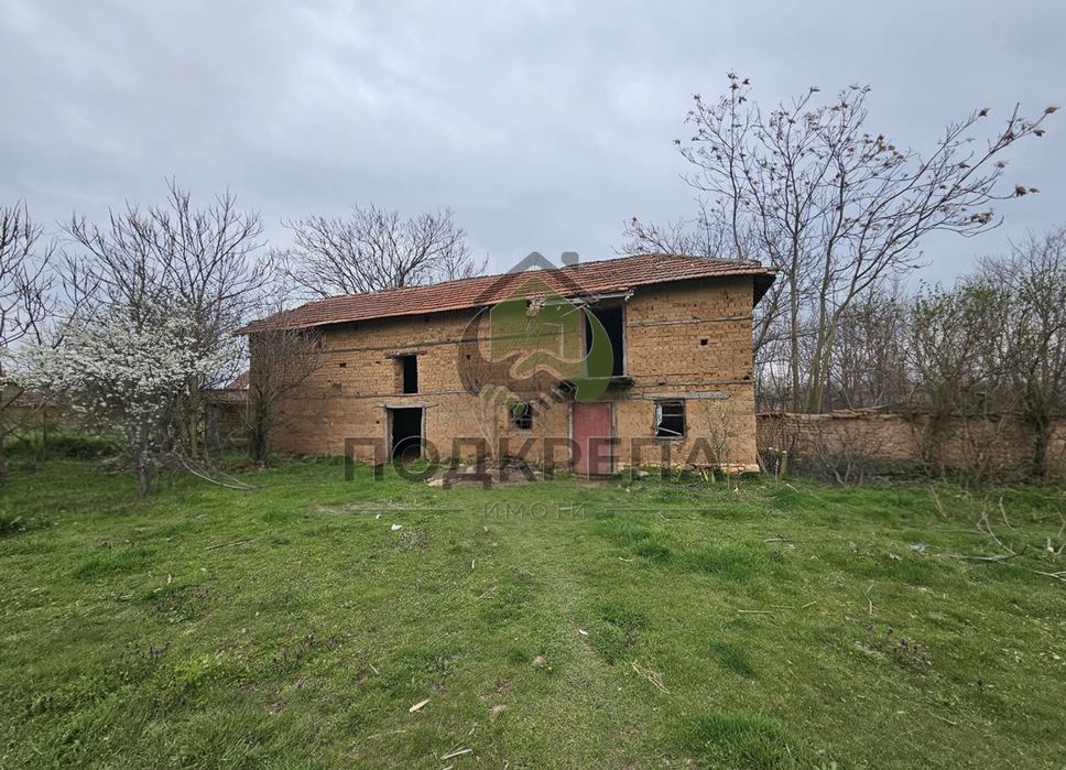 Къща в Пловдив, област-с.Чоба площ 234 цена 35000