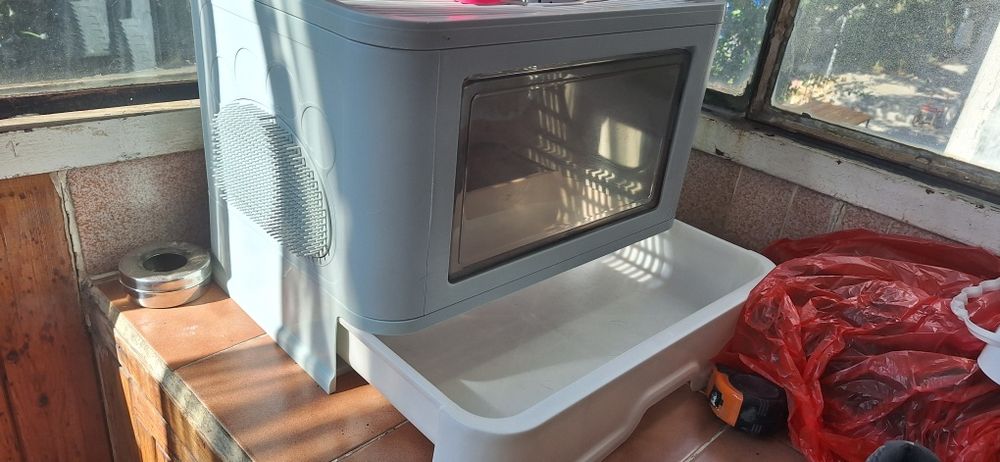 Котешка тоалетна
