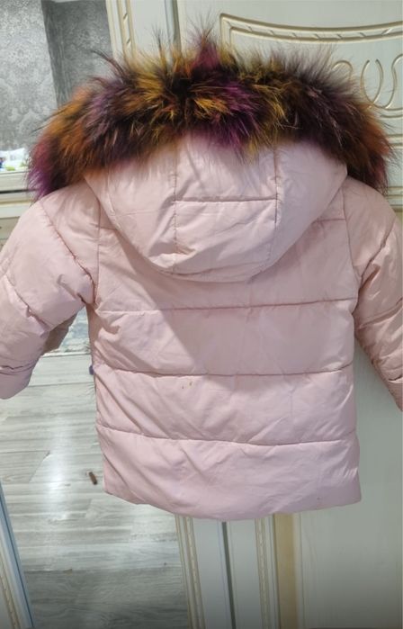 Продам куртку для девочек