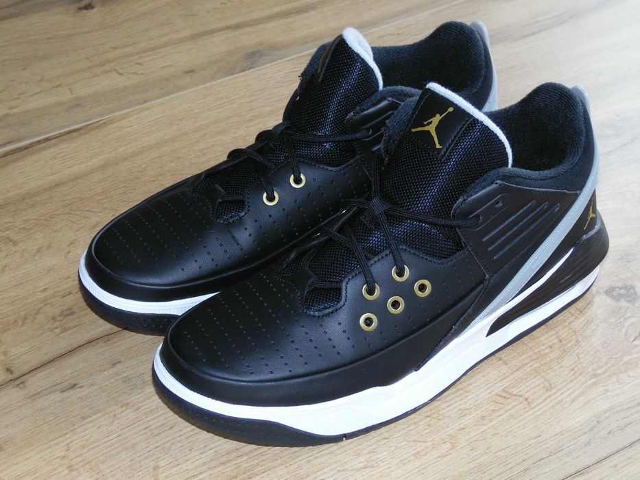 Нови! AIR Jordan Max Aura 5 “Black Metallic Gold - 43 номер Оригинални