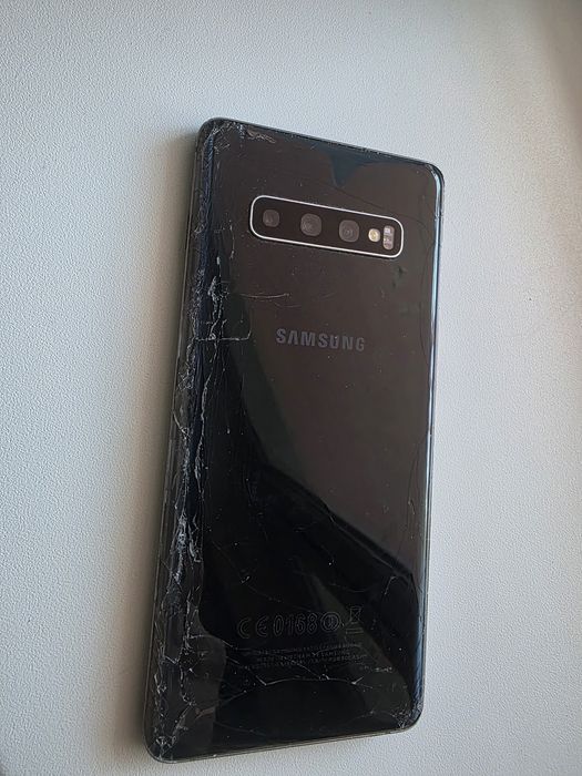 Продам Самсунг С10+