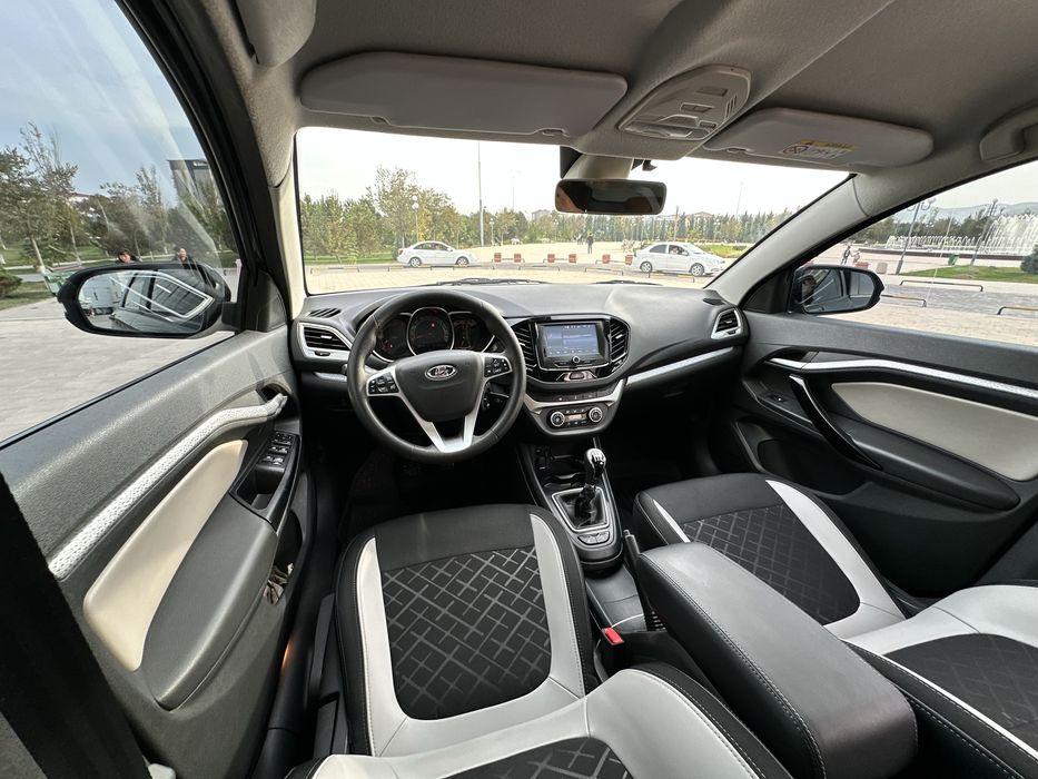 Lada vesta cros lyuks sotiladi