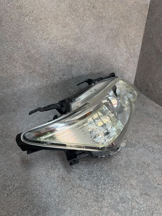 Camry 50 фара правый R