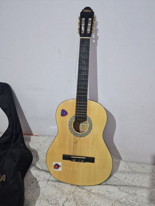 Продаётся гитара