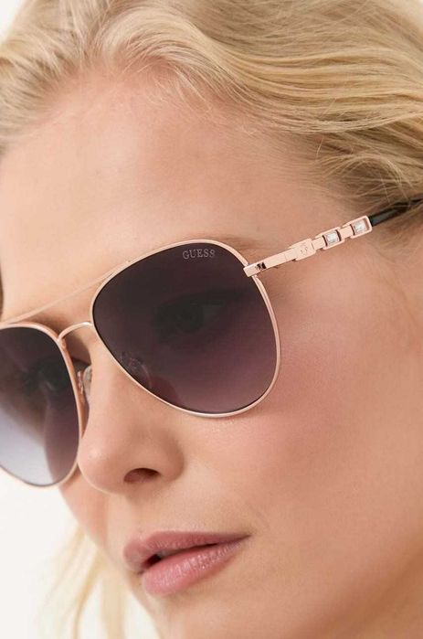Оригинални дамски слънчеви очила Guess -45%
