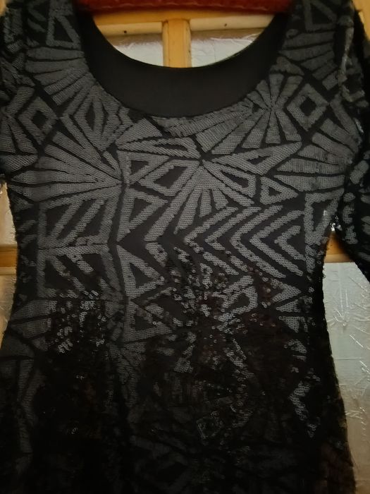 Rochie elegantă neagră cu paiete