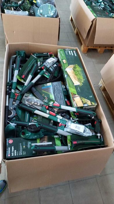 Lidl - Aldi paleti cu produse din suprastocuri .