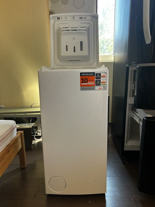 Продавам пералня Whirlpool 6th Sense – 6