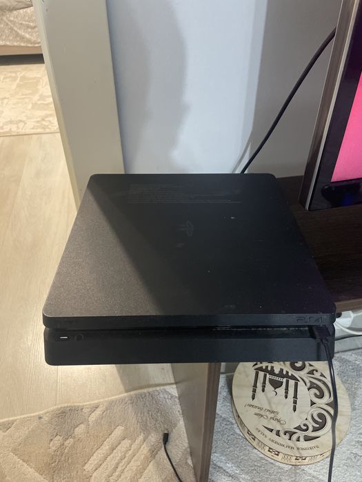 Playstation 4 slim