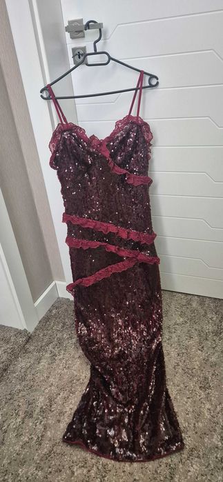 Страхотна дълга рокля с пайети